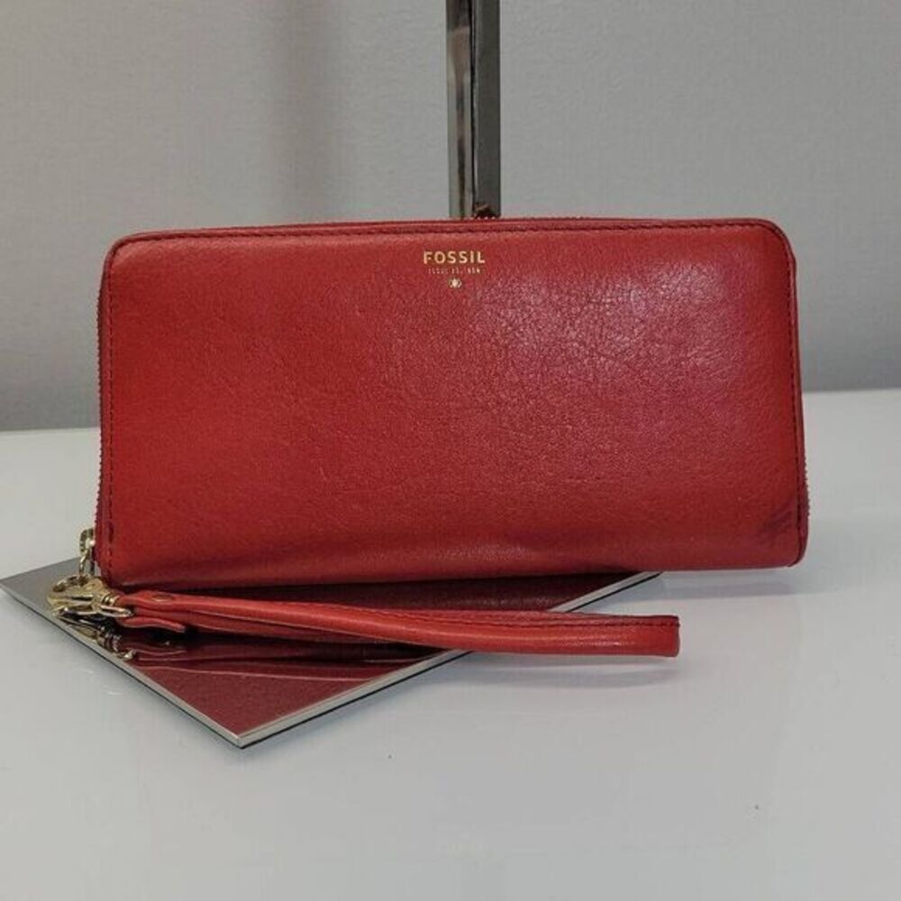 Fossil Wristlet Wallet Red Leather Metallic Zipper Credit Card Removable Strap